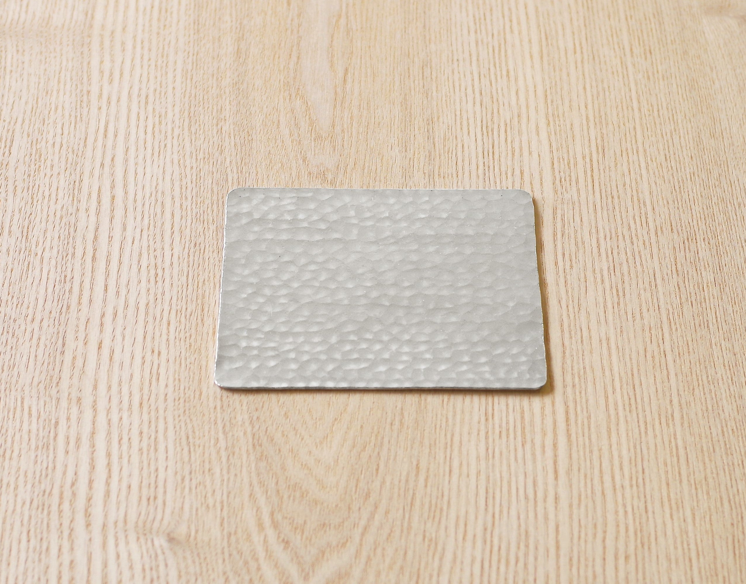 家業を守り続ける祖父母に贈る錫のお皿