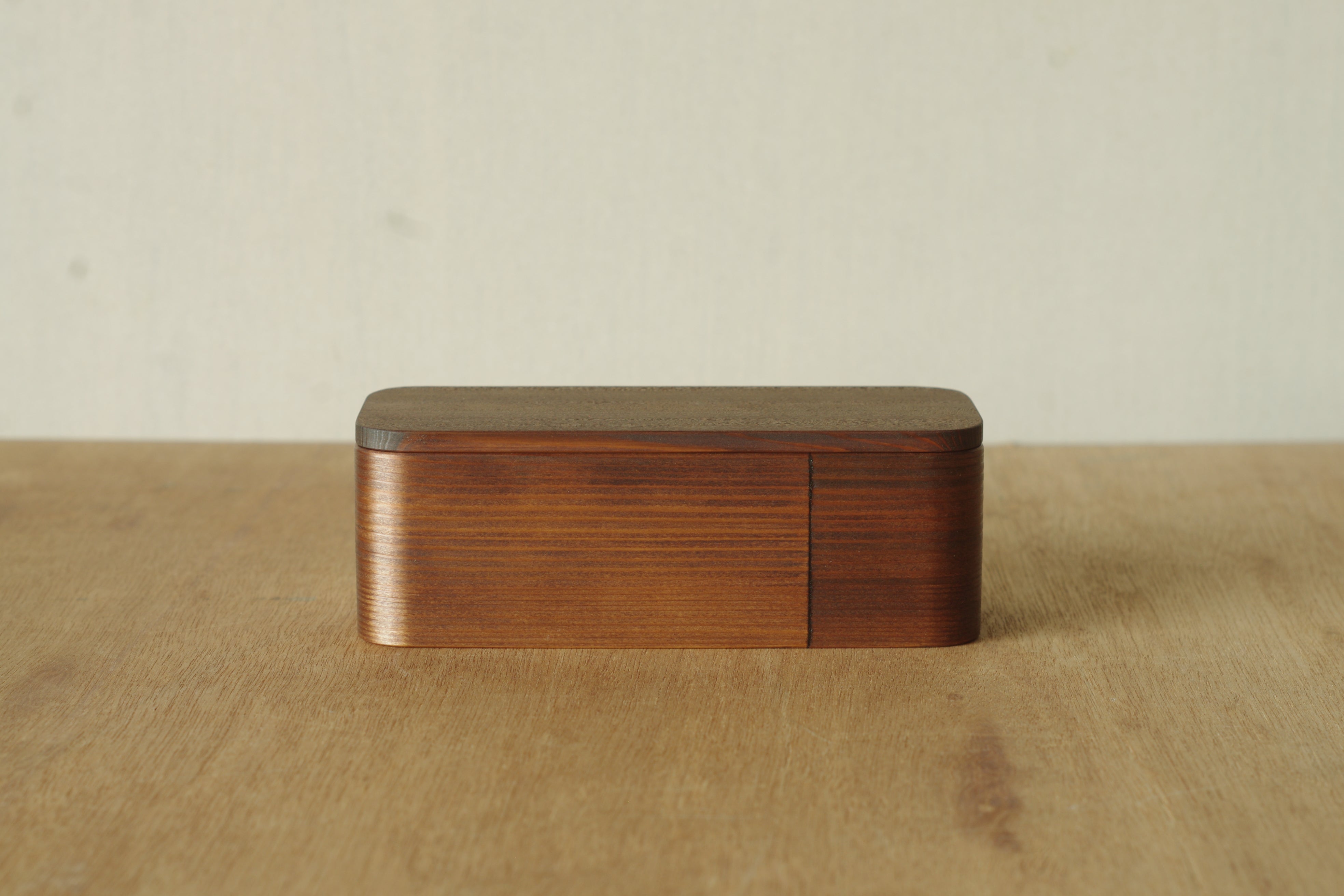 杉の木の弁当箱