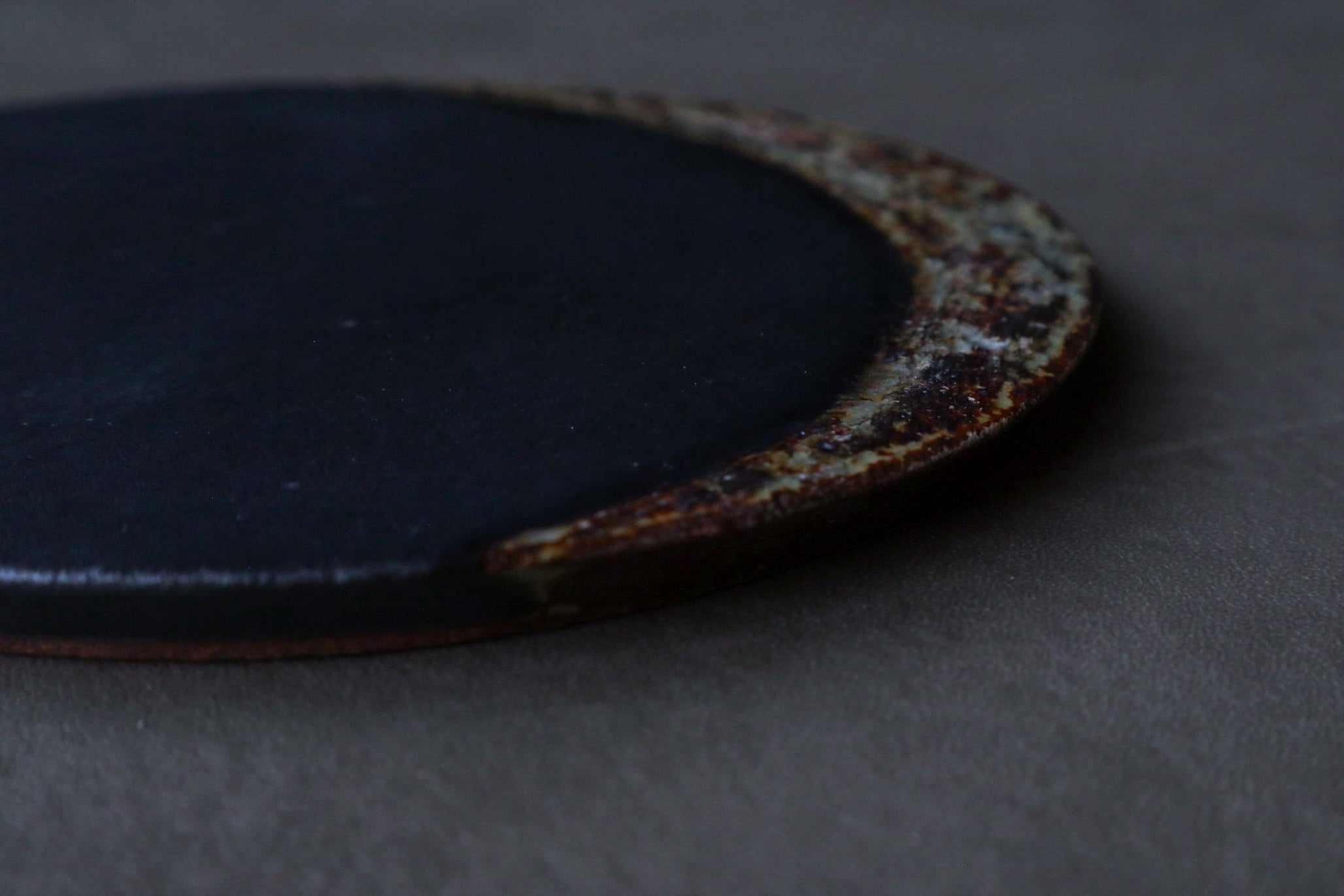 荒錆化粧三日月プレート(小)