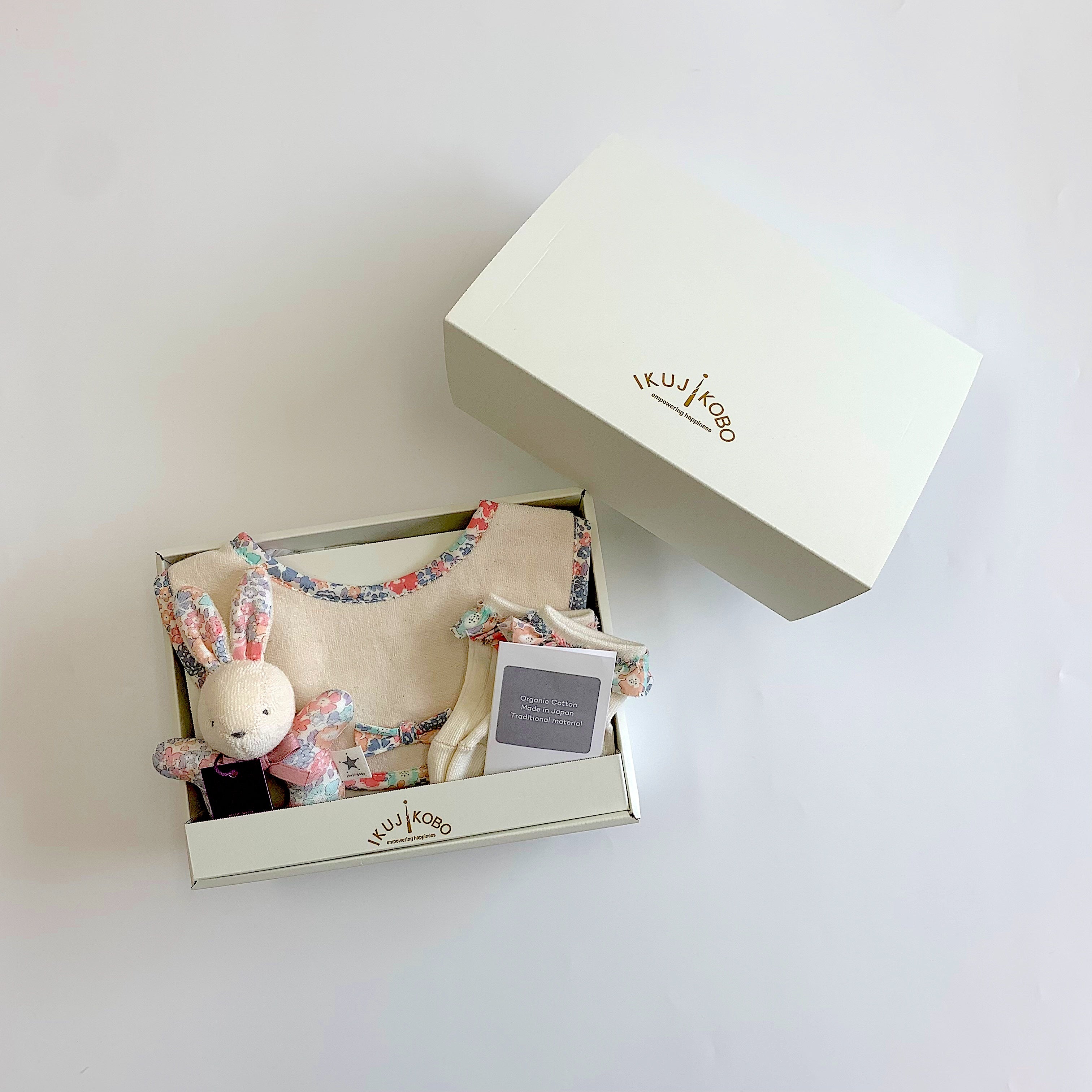 ギフトセットC(スタイ+靴下+にぎにぎ)