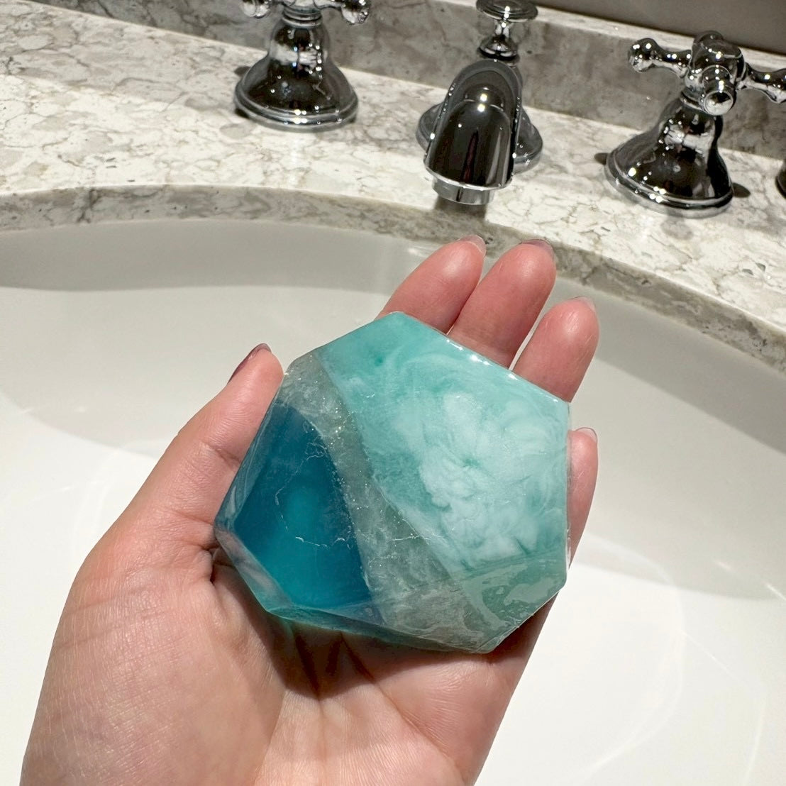 宝石石鹸